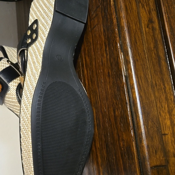 Urban Ridge Women's Sandals with Black and Tan Accents 10 - Picture 2 of 5